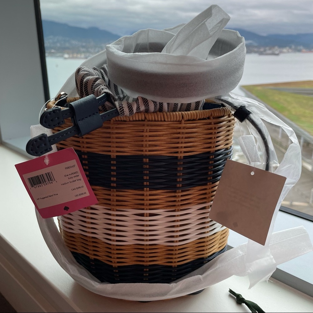SOLD! 🎉Kate Spade medium wicker basket bag white navy stripe brand new with tag - Picture 14 of 15